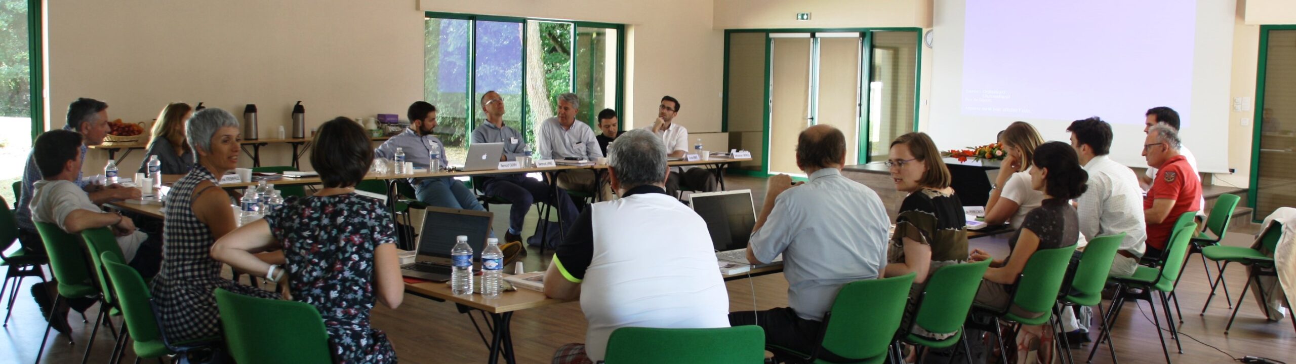 12 professionnels de la solidarité se réunissent à l&rsquo;Ircom